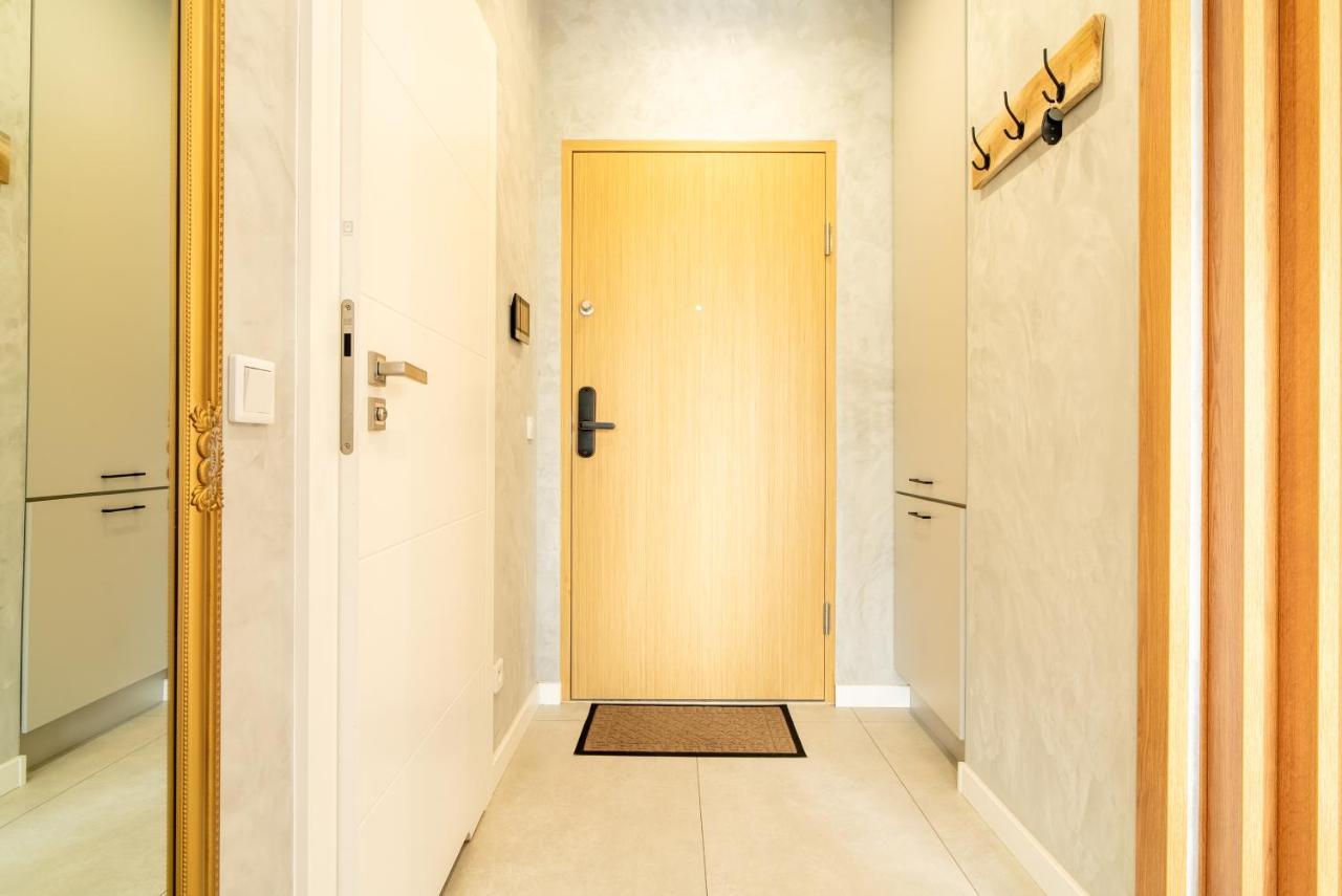 Apartamentysnu, Wola Premium II Z Parkingiem Varsavia Esterno foto